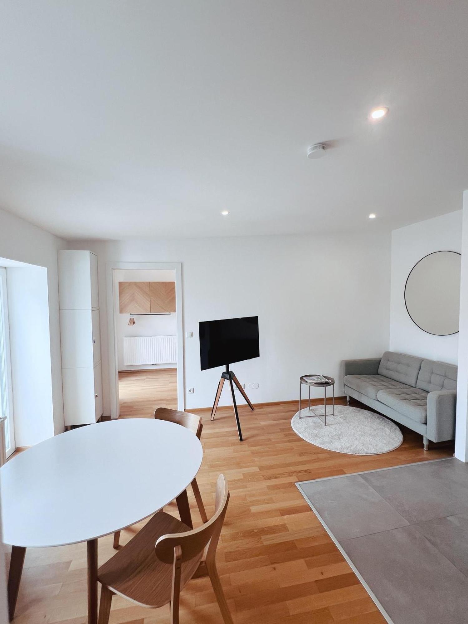 Brunnenmarkt Balcony Apartment Wenen Buitenkant foto
