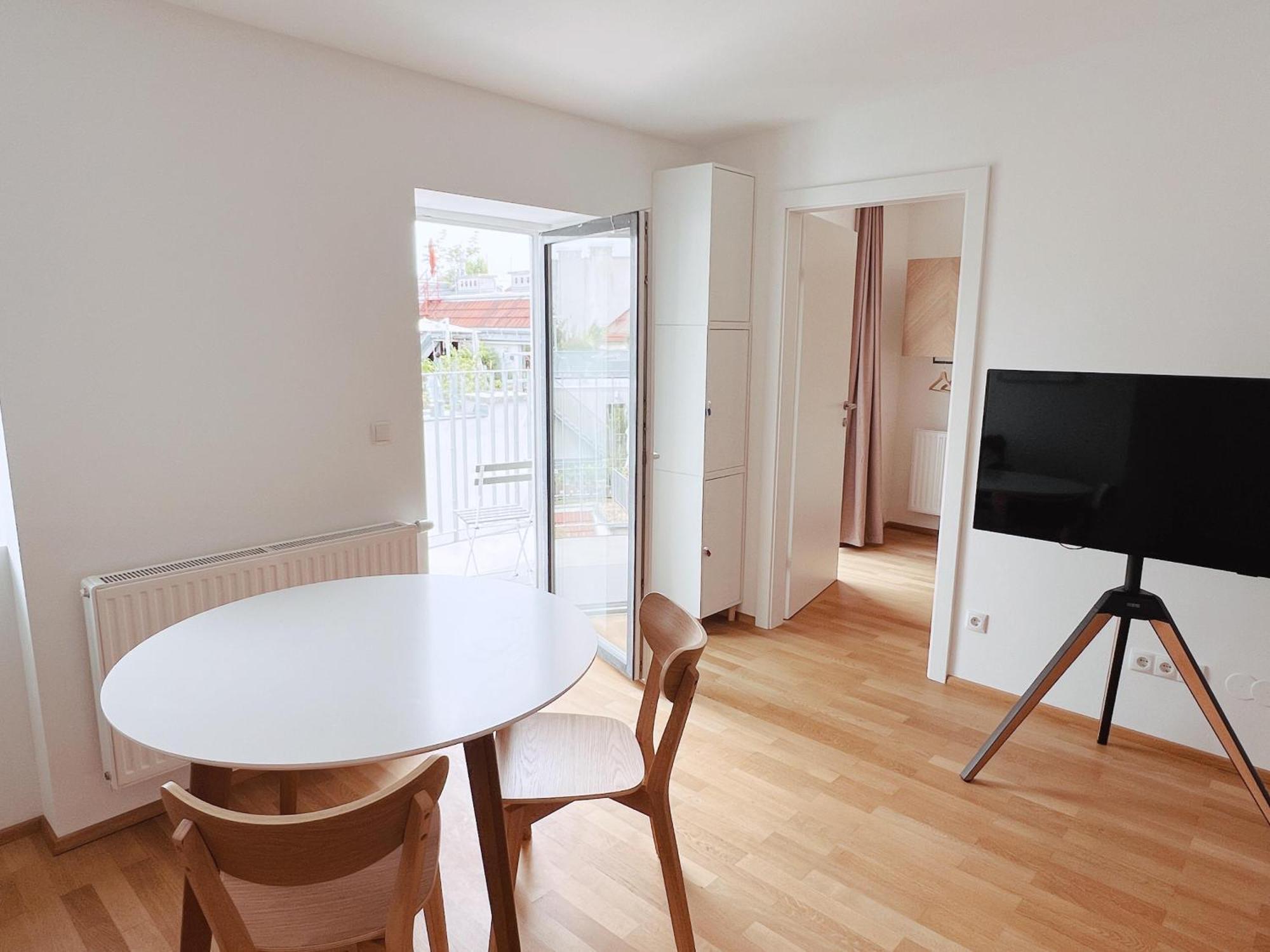 Brunnenmarkt Balcony Apartment Wenen Buitenkant foto