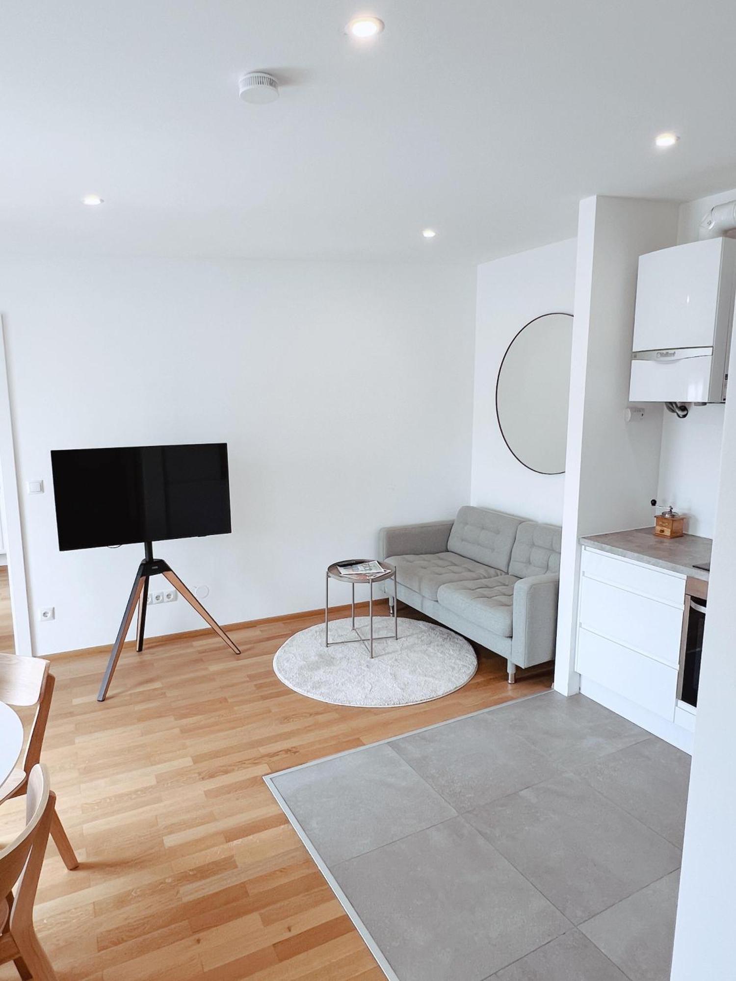 Brunnenmarkt Balcony Apartment Wenen Buitenkant foto