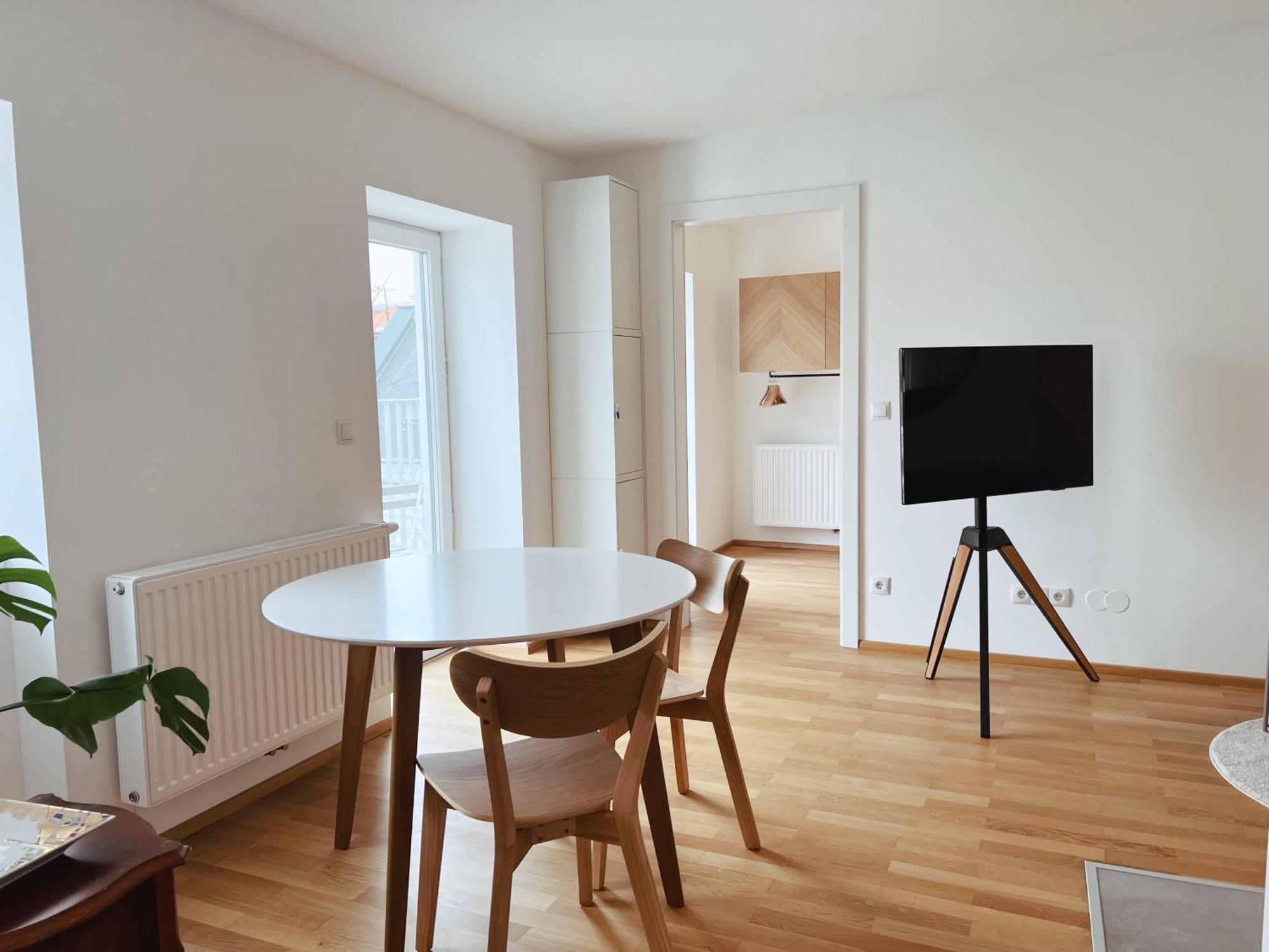 Brunnenmarkt Balcony Apartment Wenen Buitenkant foto